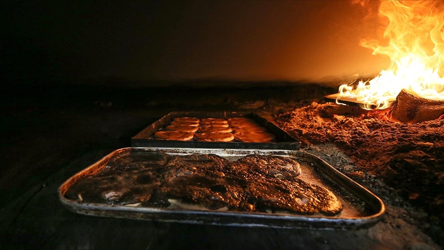 Tescilli "Bursa tahinli pidesi" siyah susam tahiniyle hazırlanarak beğeniye sunuldu