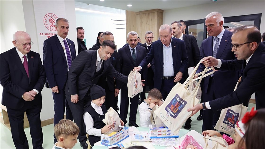 Cumhurbaşkanı Erdoğan, Rize İl Halk Kütüphanesinin açılışını gerçekleştirdi