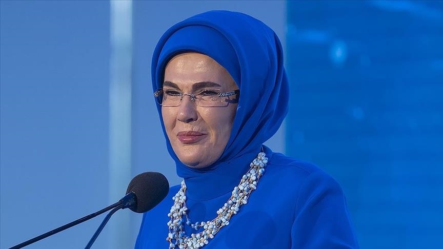 Первая леди Турции поздравила с Международным днем девочек