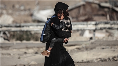 Thousands of Palestinians returning to areas vacated by Israeli forces in Gaza Strip