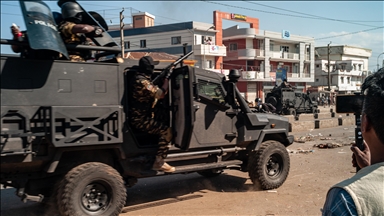 Madagascar : au moins deux morts, dont un militaire, après une journée de confrontations à Antananarivo 