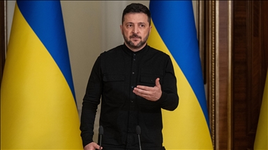Zelenskyy honors UAE official for helping return Ukrainian prisoners, aiding civilians