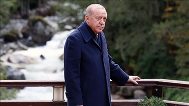 الرئيس أردوغان يتفقد هضبة "آيدر" السياحية بولاية ريزة