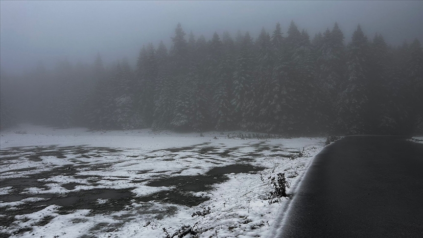 Kartalkaya ve Arkut Dağı kayak merkezlerinde kar yağışı etkili oldu