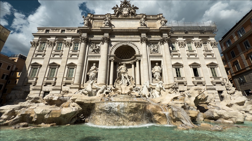 Fontana di Trevi simbol i turistička atrakcija Rima