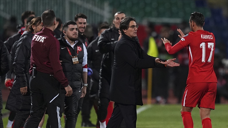 Sakatlanan İrfan Can Kahveci, A Milli Futbol Takımı aday kadrosundan çıkarıldı