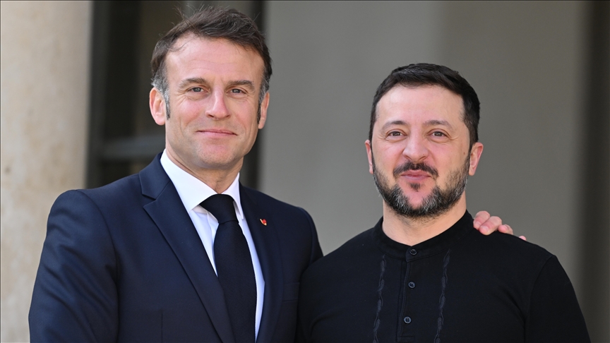 Macron: "La France condamne les frappes russes contre les infrastructures critiques ukrainiennes"