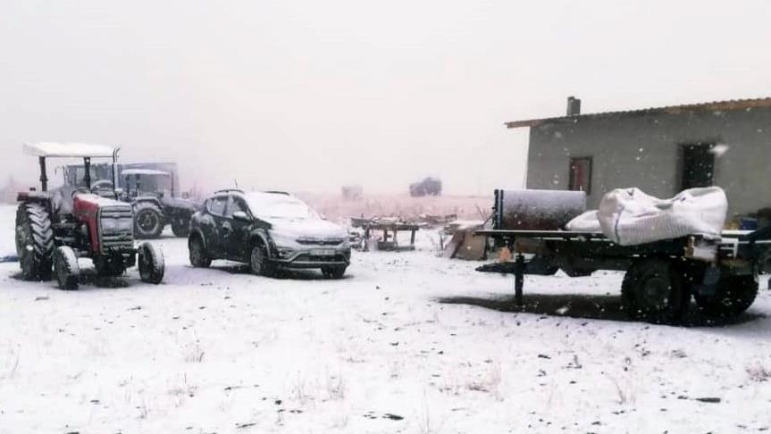 Niğde'nin yüksek kesimlerine mevsimin ilk karı yağdı