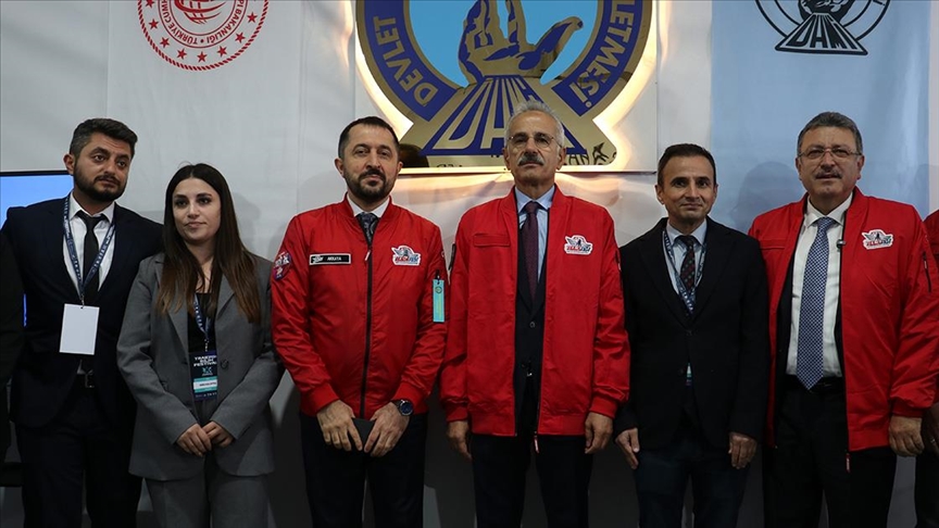 Bakan Uraloğlu: Birkaç gün sonra 5G ihalesini de yaparak, ülkemizi 2026 Nisan ayında 5G ile tanıştırmış olacağız