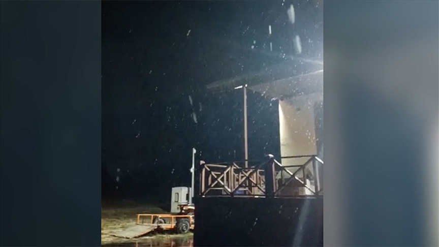 Karabük'teki Keltepe Kayak Merkezi'ne mevsimin ilk karı düştü
