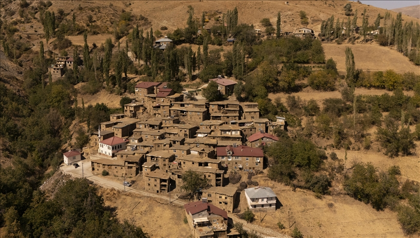 Shtëpitë e vjetra prej guri në Bitlis të Turqisë tërheqin vëmendjen me strukturën unike