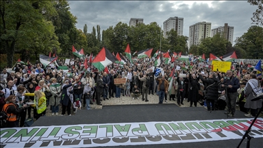 Mijëra në protestë në Sarajevë, dënojnë gjenocidin ndaj palestinez dhe kërkojnë ndërprerjen e lidhjeve me Izraelin