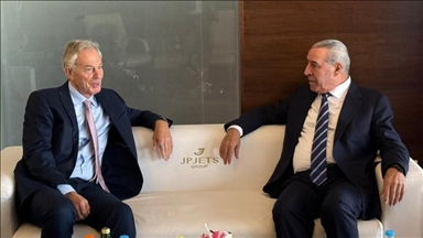 نائب عباس وبلير يبحثان "اليوم التالي" لحرب غزة وحل الدولتين