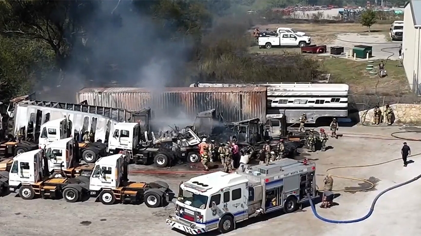 ABD'nin Texas eyaletinde uçağın düşmesi sonucu 2 kişi hayatını kaybetti