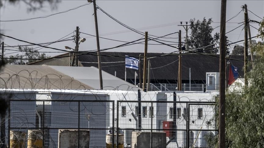 الهلال الأحمر الفلسطيني: طواقمنا تدخل سجن عوفر الإسرائيلي لنقل أسير مريض 