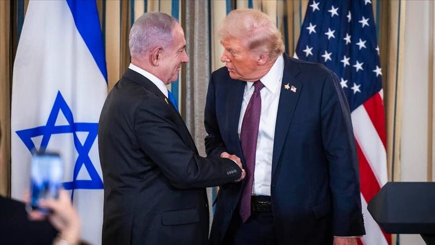 Нетаньяху, ответственный за гибель 67 тыс. палестинцев, подарил Трампу статуэтку голубя мира