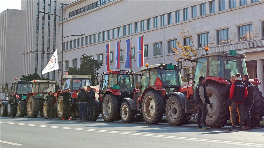 Poljoprivrednici protestuju širom Srbije, traže bolje uslove