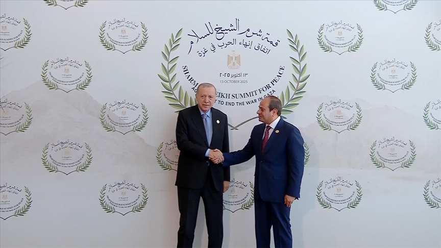 Cumhurbaşkanı Erdoğan, "Barış için Şarm El-Şeyh Zirvesi"ne katılmak üzere Mısır'da
