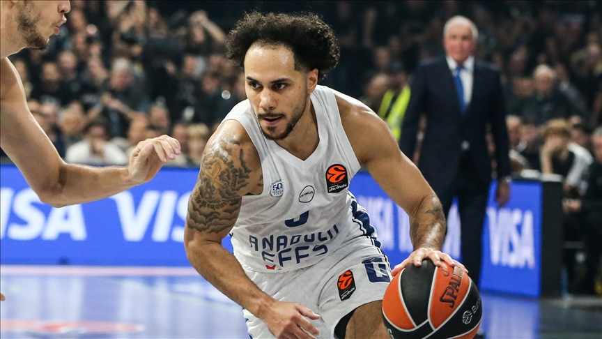 Anadolu Efes, Avrupa Ligi'nde yarın Olympiakos'a konuk olacak