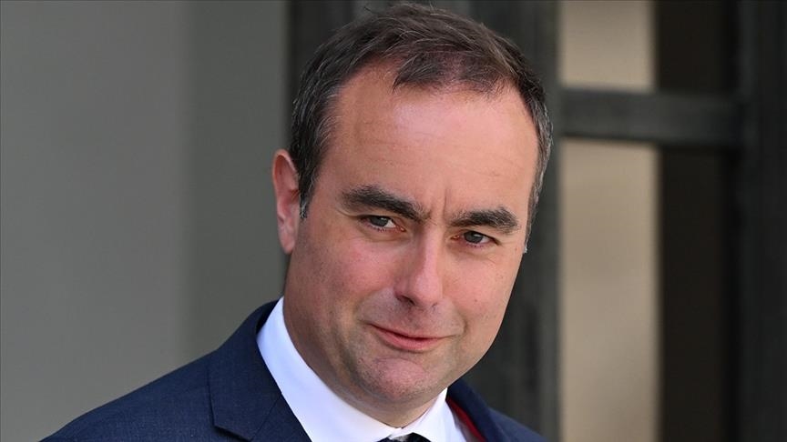 Far-right and left-wing parties in France submit motion of censure against Lecornu government