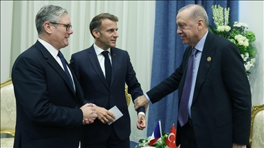 Le président Erdogan rencontre son homologue français Macron et le Premier ministre britannique Starmer en Égypte