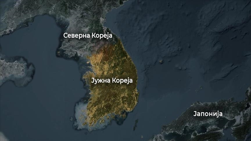 Северна Кореја гради 10 км противтенковски бариери на меѓукорејската граница, тврди пратеник