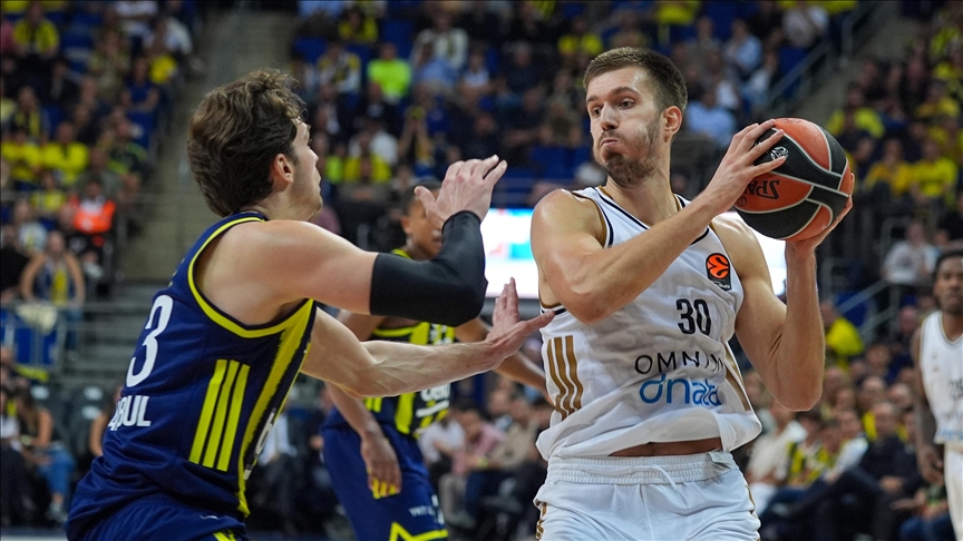 Fenerbahçe Beko, Dubai Basketbol'a mağlup oldu