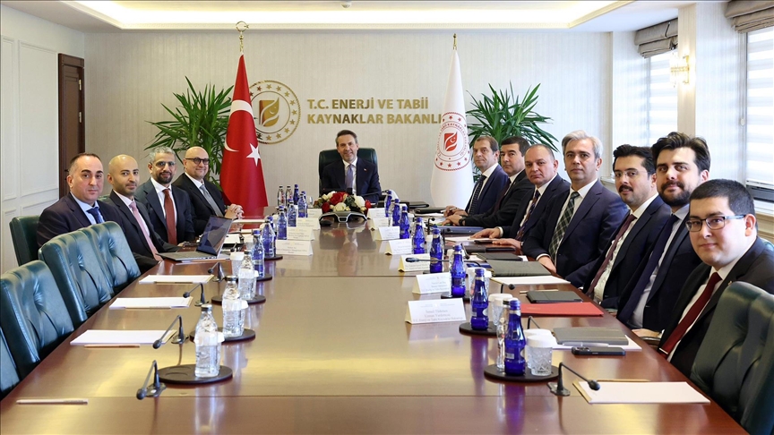 Enerji Bakanı Bayraktar, BAE ile 1 milyar dolarlık yatırımda son aşamaya geldiklerini bildirdi