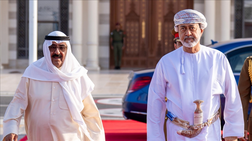 أمير الكويت وسلطان عمان يبحثان تعزيز الشراكة والاستثمارات