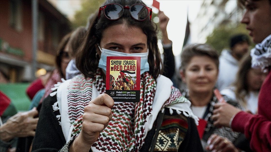 İtalya-İsrail maçı öncesi binlerce kişi İsrail'i protesto etti