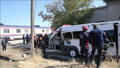 Li Mûşê trên li serwîsa xwendekaran qelibî, 17 xwendekar birîndar bûn