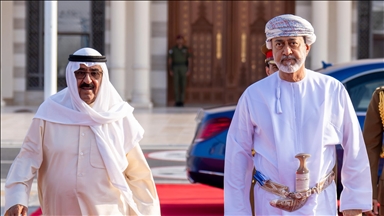 أمير الكويت وسلطان عمان يبحثان تعزيز الشراكة والاستثمارات