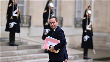 Reappointed French premier proposes suspension of pension reform until next presidential election