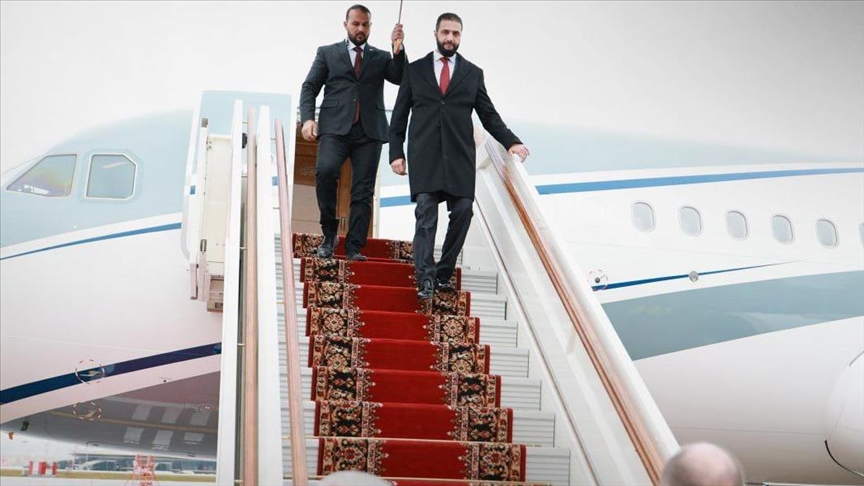 الرئيس الشرع يصل روسيا في أول زيارة رسمية