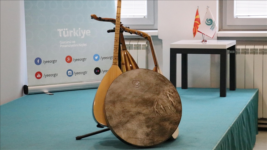 Shkup, hapet punëtoria muzikore "Dy Kultura - Një Ritëm" me mbështetjen e Institutit Yunus Emre