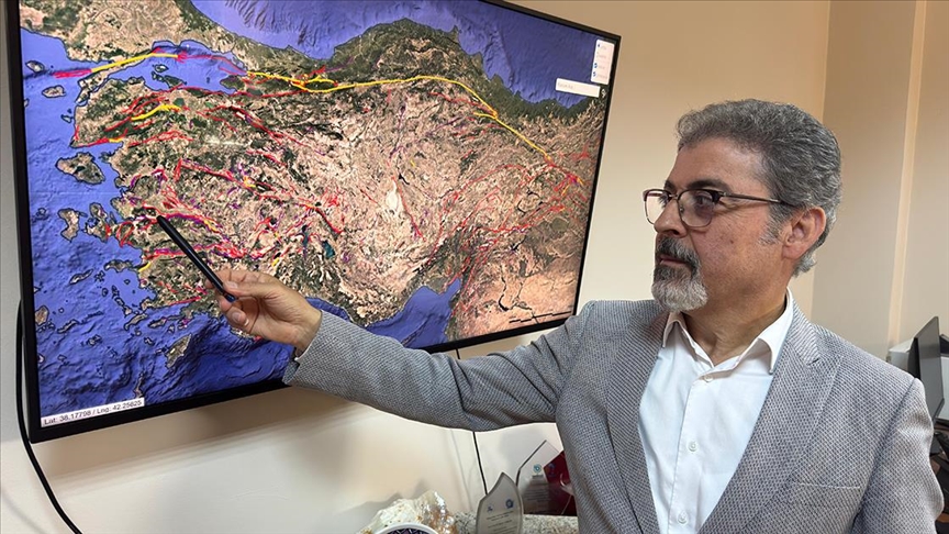 Prof. Dr. Sözbilir, İzmir ve Batı Anadolu’daki sismik hareketliliği değerlendirdi