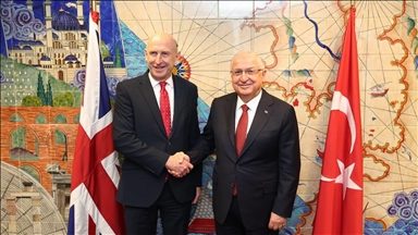 Министр национальной обороны Турции встретился с британским коллегой