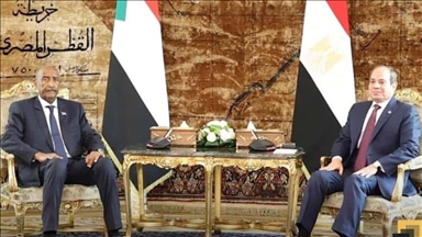 البرهان والسيسي يبحثان تعزيز التعاون وتطورات السودان