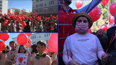İlik kanseri Tuana'nın balon uçurma hayalini akranları ve Kızılay gönüllüleri gerçekleştirdi