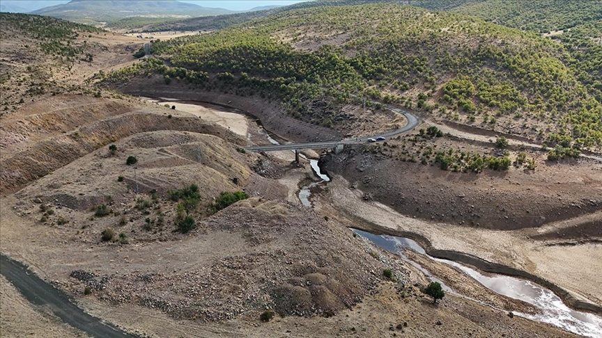 Gülbahar Baraj Gölü'nde doluluk oranı 4,5 ayda yüzde 86'dan yüzde 4'e düştü