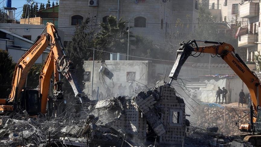 الضفة.. الجيش الإسرائيلي يهدم منزلا فلسطينيا شرقي رام الله
