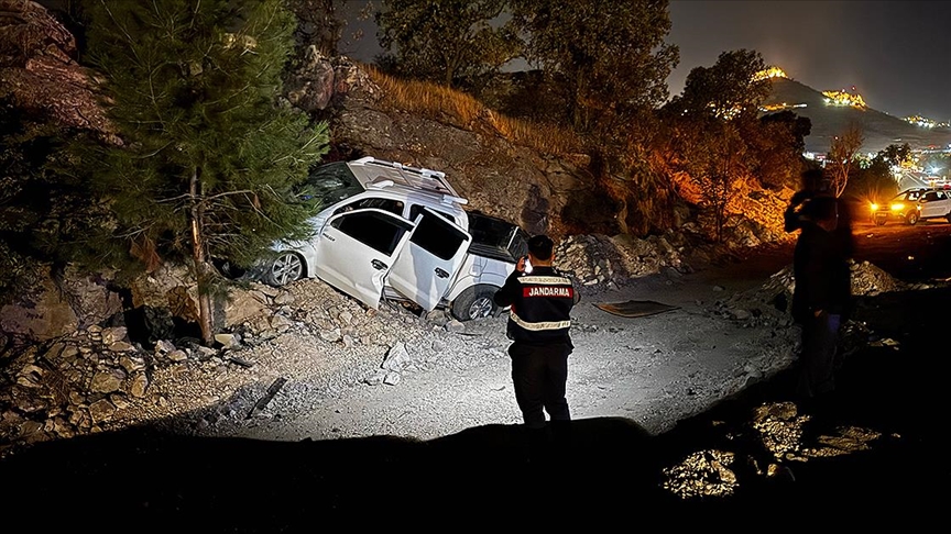 Mardin'de trafik kazasında pikapta sıkışan sürücü UMKE personelince kurtarıldı