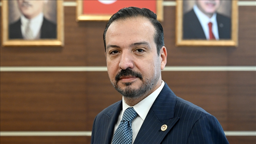 ارزیابی معاون رئیس حزب عدالت و توسعه ترکیه در مورد قانون مربوط به تسهیل اشتغال اتباع خارجی تُرکتبار