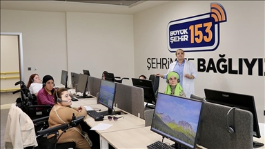 Engelsiz yaşam merkezinde eğitim alan özel bireyler, sosyalleşip iş hayatına kapı aralıyor