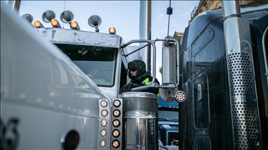 US federal government to withhold $40M from California over English-only trucker rule