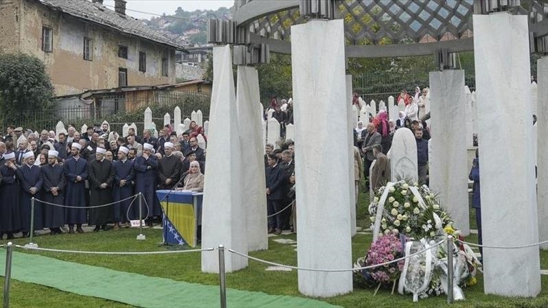 В Боснии и Герцеговине почтили память Алии Изетбеговича в 22-ю годовщину его смерти