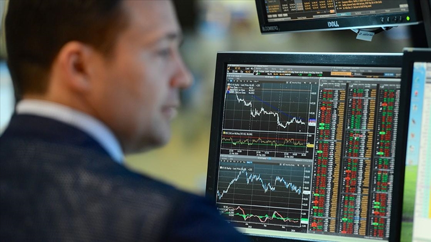 US stocks close in red