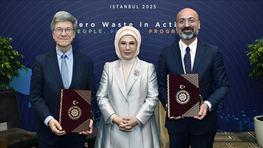 Forum international Zéro Déchet : Emine Erdogan rencontre Jeffrey Sachs, président du Réseau SDSN de l’ONU