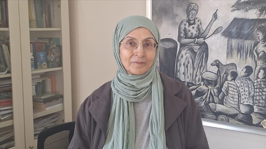 "Kamerun'da Durmuştu Zaman" kitabını yazan Cihan Aktaş: Kamerun'da her gün sokak sokak dolaşıp insanlarla tanıştım