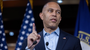 US House minority leader calls for bipartisan talks to end shutdown, blasts Republican policies